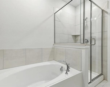 701 Santa Lucia Drive - Photo Thumbnail 9