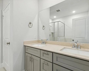 701 Santa Lucia Drive - Photo Thumbnail 7