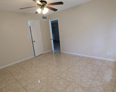 9800 Hollybrook Lake Drive - Photo Thumbnail 19
