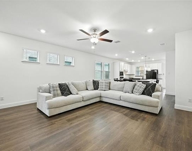 447 Holly Road - Photo Thumbnail 27