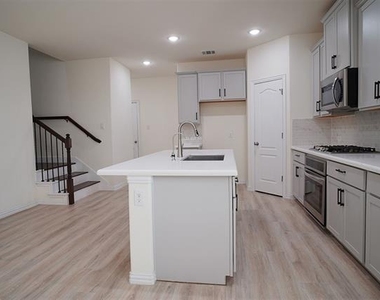 1432 Four Corner Lane - Photo Thumbnail 9