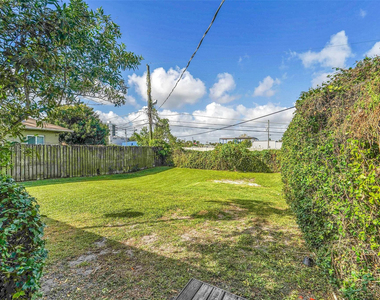 4681 Sw 43rd Terrace - Photo Thumbnail 19