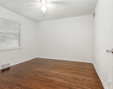 6737 Lakefair Circle - Photo Thumbnail 22