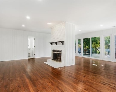 6737 Lakefair Circle - Photo Thumbnail 10