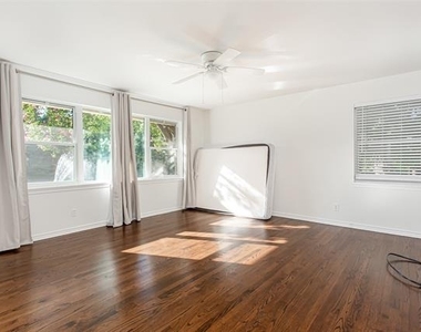 6737 Lakefair Circle - Photo Thumbnail 19
