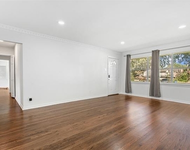 6737 Lakefair Circle - Photo Thumbnail 6