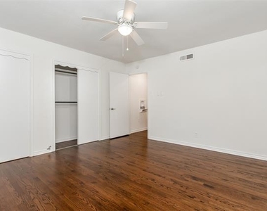6737 Lakefair Circle - Photo Thumbnail 27