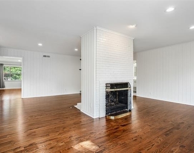 6737 Lakefair Circle - Photo Thumbnail 9