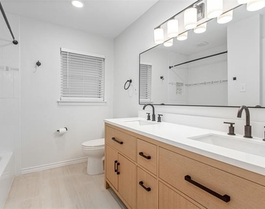 6737 Lakefair Circle - Photo Thumbnail 24