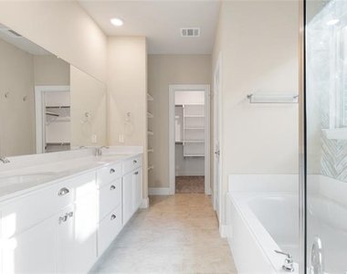 3805 Bastrop Street - Photo Thumbnail 20