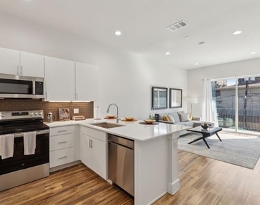 2990 Reagan Street - Photo Thumbnail 3