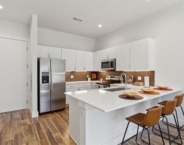 2990 Reagan Street - Photo Thumbnail 4