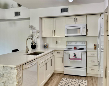 4856 N State Road 7 - Photo Thumbnail 3