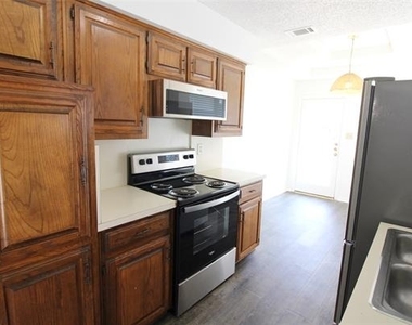 1234 Mockingbird Lane - Photo Thumbnail 10