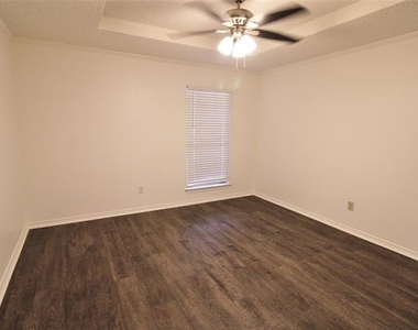 1234 Mockingbird Lane - Photo Thumbnail 7