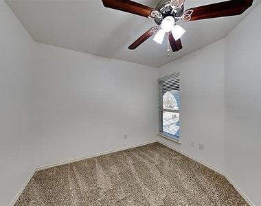 4322 Duck Pond Lane - Photo Thumbnail 13