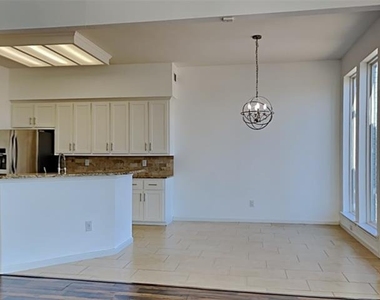 4322 Duck Pond Lane - Photo Thumbnail 5