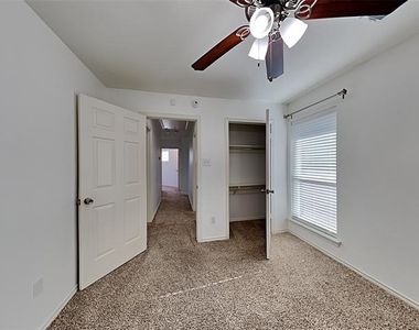 4322 Duck Pond Lane - Photo Thumbnail 12