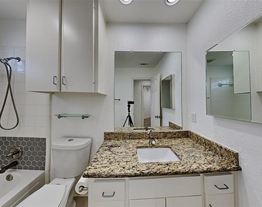 4322 Duck Pond Lane - Photo Thumbnail 14