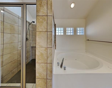 4322 Duck Pond Lane - Photo Thumbnail 10