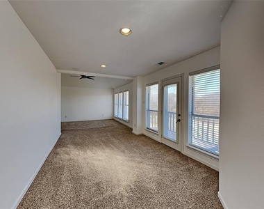 4322 Duck Pond Lane - Photo Thumbnail 8