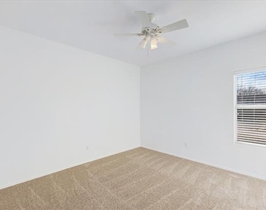 7405 Howling Coyote Lane - Photo Thumbnail 21