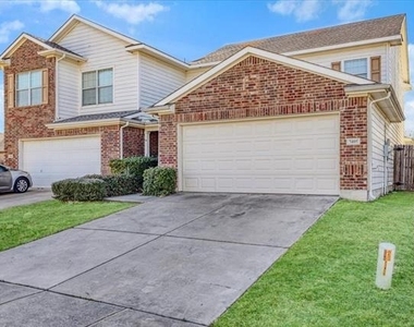 7405 Howling Coyote Lane - Photo Thumbnail 2