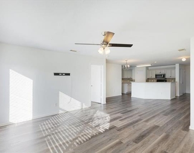 7405 Howling Coyote Lane - Photo Thumbnail 10