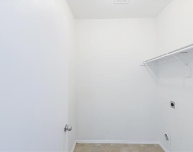 7405 Howling Coyote Lane - Photo Thumbnail 23