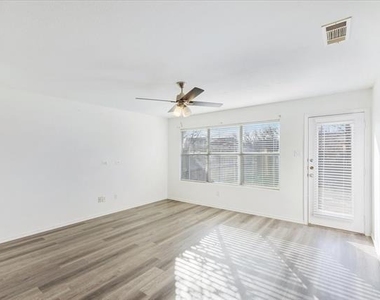 7405 Howling Coyote Lane - Photo Thumbnail 9