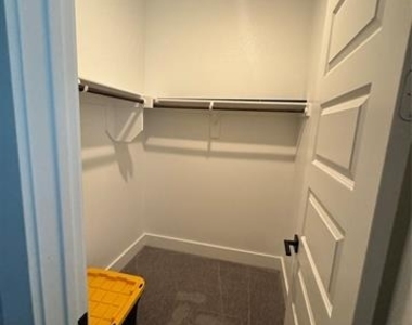 1520 Winchester Drive - Photo Thumbnail 26