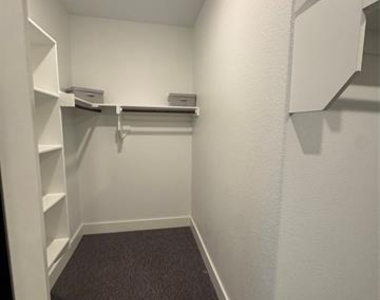 1520 Winchester Drive - Photo Thumbnail 22