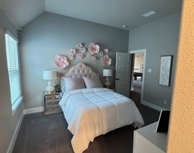 1520 Winchester Drive - Photo Thumbnail 38