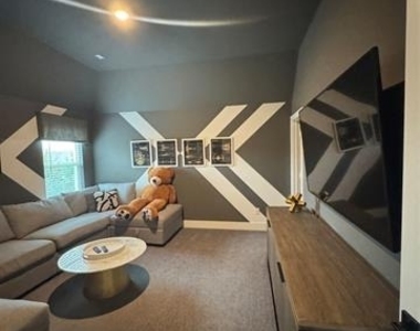 1520 Winchester Drive - Photo Thumbnail 29