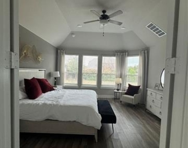 1520 Winchester Drive - Photo Thumbnail 23
