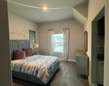 1520 Winchester Drive - Photo Thumbnail 35