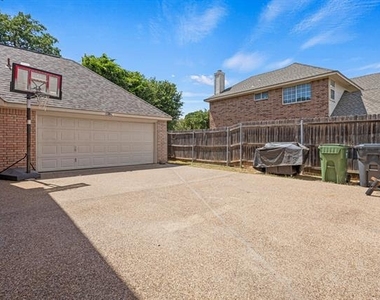 2308 Megan Way - Photo Thumbnail 35
