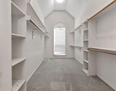 2308 Megan Way - Photo Thumbnail 20