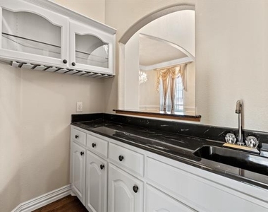 2308 Megan Way - Photo Thumbnail 5