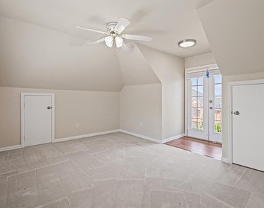 2308 Megan Way - Photo Thumbnail 30