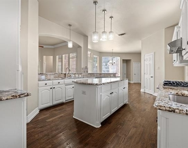 2308 Megan Way - Photo Thumbnail 10