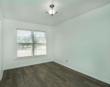1925 Hilltop Drive - Photo Thumbnail 1