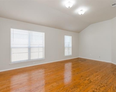1017 Caleb Street - Photo Thumbnail 7