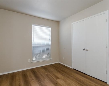 1017 Caleb Street - Photo Thumbnail 11
