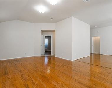 1017 Caleb Street - Photo Thumbnail 8