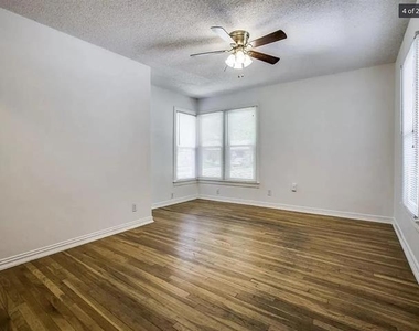 4009 Acacia Street - Photo Thumbnail 6