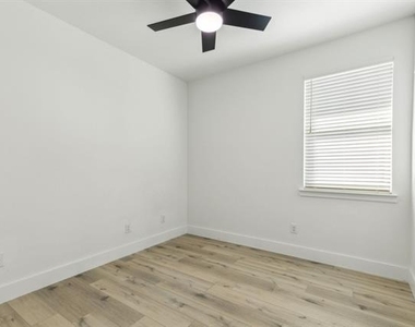 521 N Denley Drive - Photo Thumbnail 15