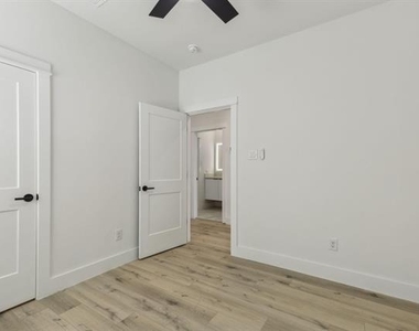 521 N Denley Drive - Photo Thumbnail 16