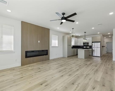 521 N Denley Drive - Photo Thumbnail 3