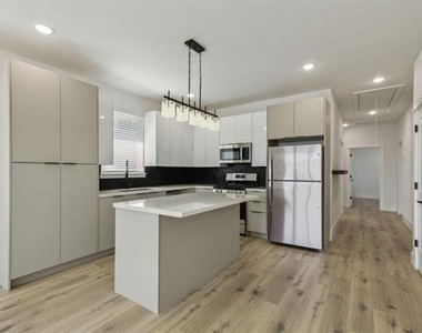 521 N Denley Drive - Photo Thumbnail 6